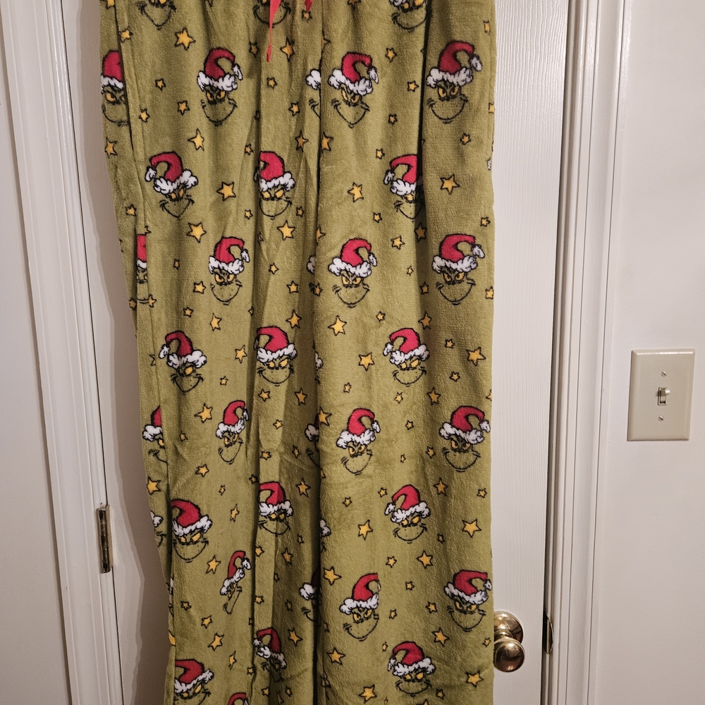 Adult Green Santa Pajamas. Size Large.